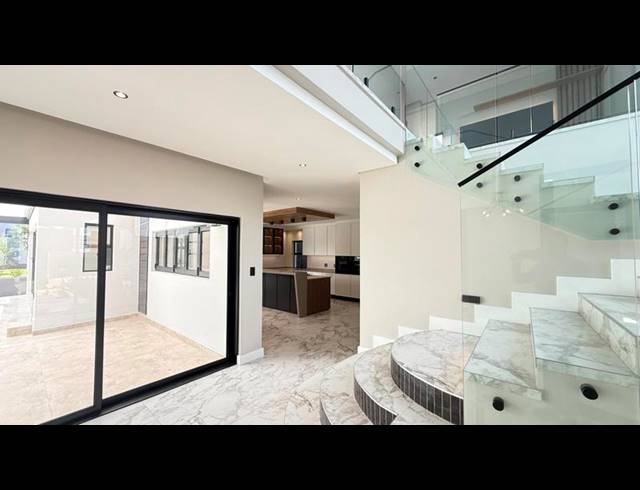 5 BEDROOM HOUSE FOR SALE IN MIDSTREAM HEIGHTS